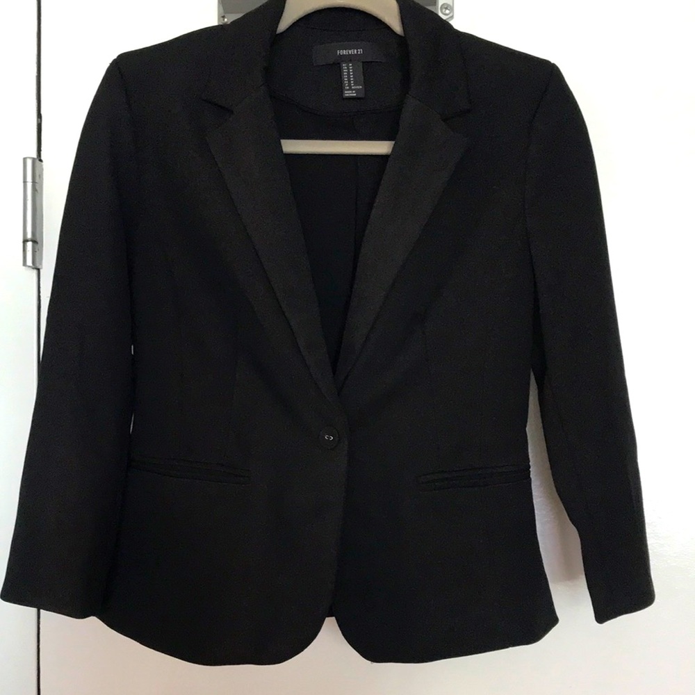 3/4 Sleeve Blazer. Black. Like New. Sz M